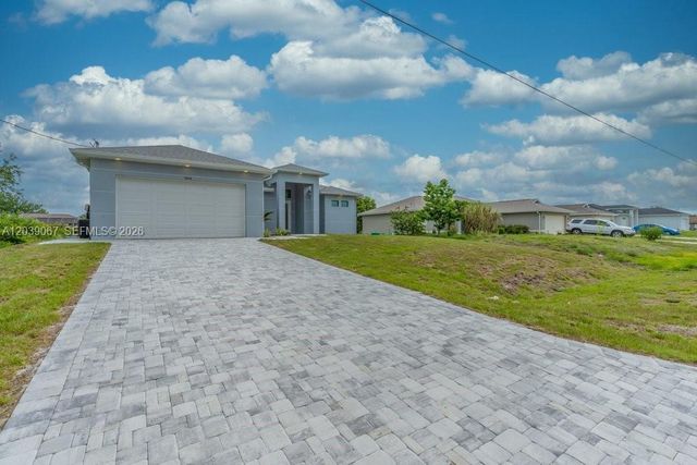 5054 Benton St, Lehigh Acres, FL 33971