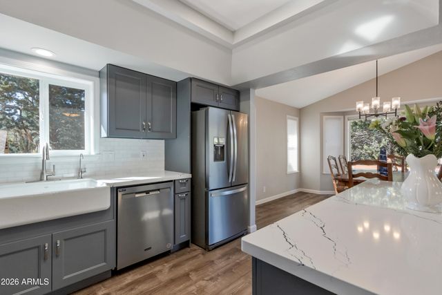 10 BROKEN LANCE Circle, Sedona, AZ 86351