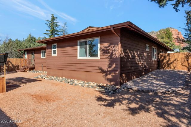 10 BROKEN LANCE Circle, Sedona, AZ 86351