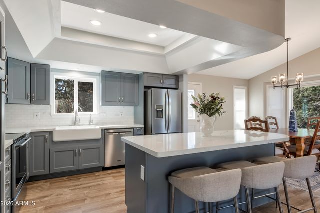 10 BROKEN LANCE Circle, Sedona, AZ 86351