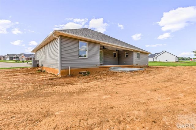 1133 Bell Mountain Drive, Farmington, MO 63640