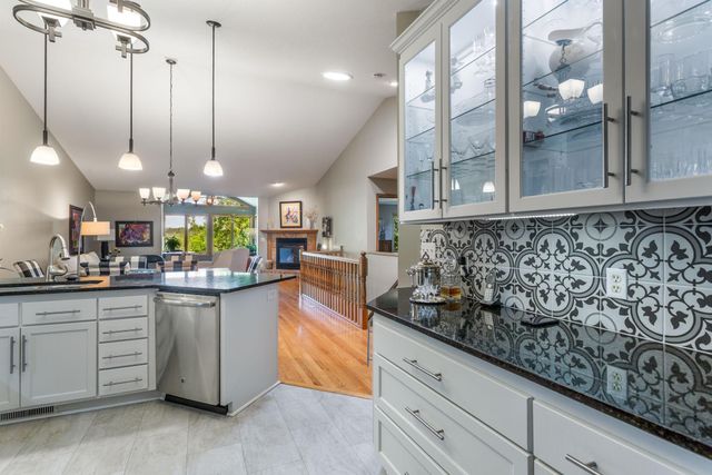 2633 Golf View Drive, River Falls, WI 54022