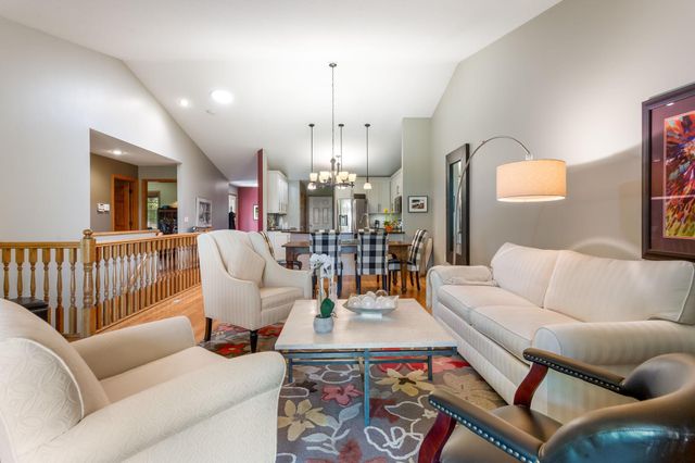 2633 Golf View Drive, River Falls, WI 54022