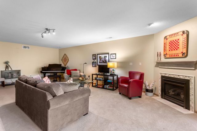 2633 Golf View Drive, River Falls, WI 54022