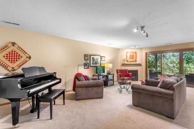 2633 Golf View Drive, River Falls, WI 54022