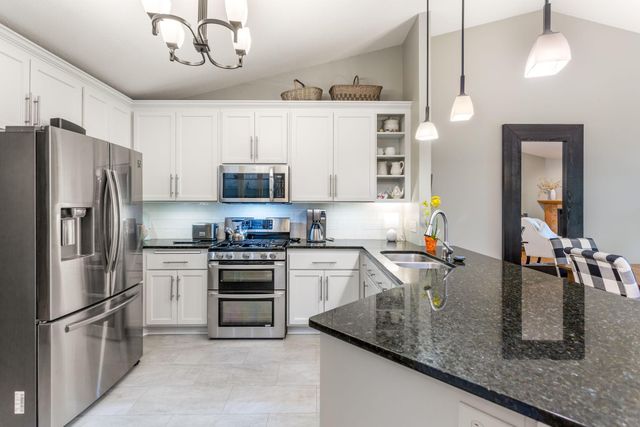2633 Golf View Drive, River Falls, WI 54022