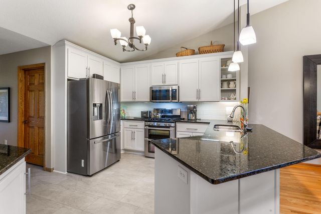 2633 Golf View Drive, River Falls, WI 54022