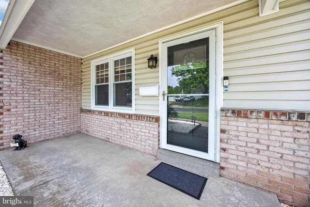 318 NORTHVIEW AVE, Telford, PA 18969