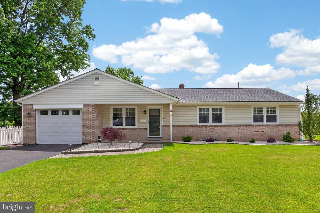 318 NORTHVIEW AVE, Telford, PA 18969