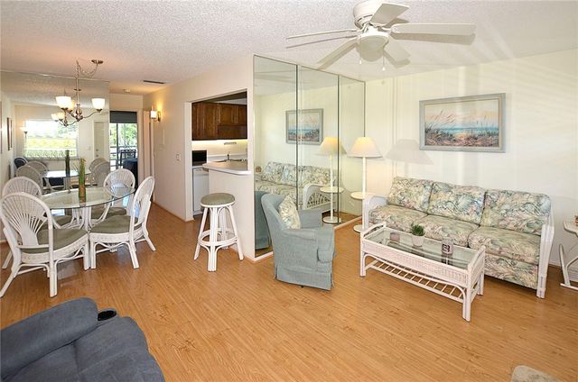 12 Vista Gardens Trail 204, Vero Beach, FL 32962