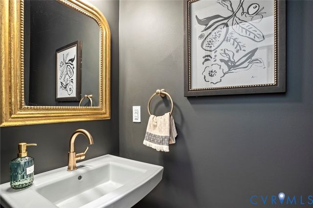 7842 Dandridge Dr, Quinton, VA 23141