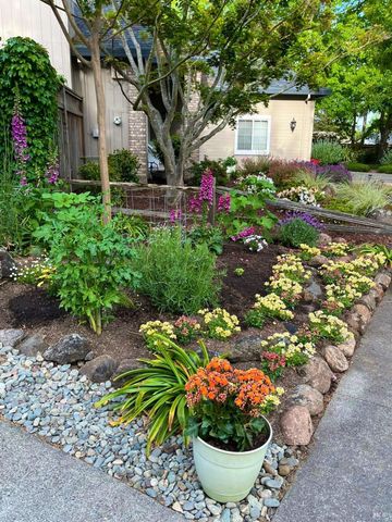 4604 Parktrail Ct, Santa Rosa, CA 95405