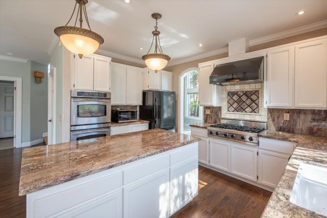 4604 Parktrail Ct, Santa Rosa, CA 95405