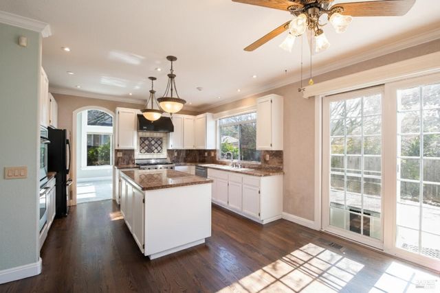 4604 Parktrail Ct, Santa Rosa, CA 95405