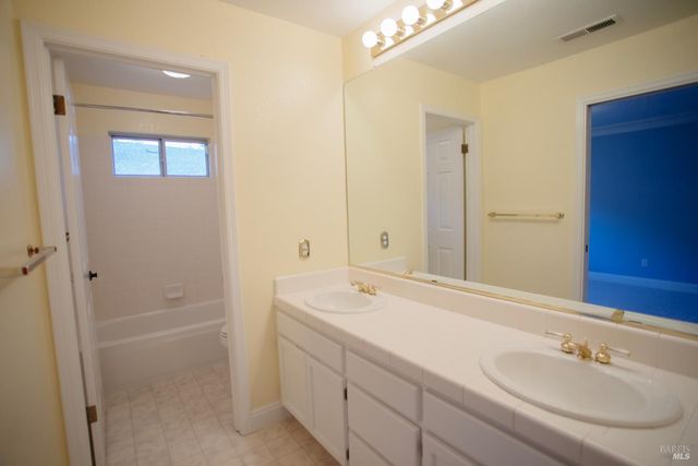 4604 Parktrail Ct, Santa Rosa, CA 95405