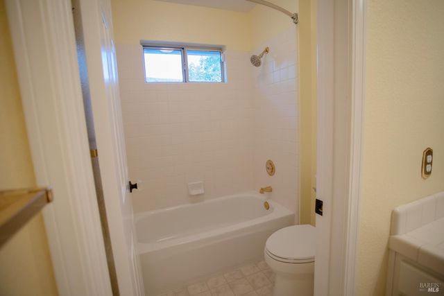 4604 Parktrail Ct, Santa Rosa, CA 95405