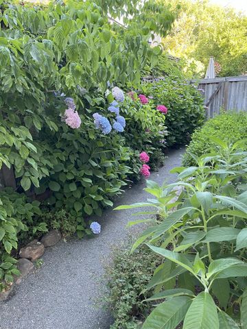 4604 Parktrail Ct, Santa Rosa, CA 95405