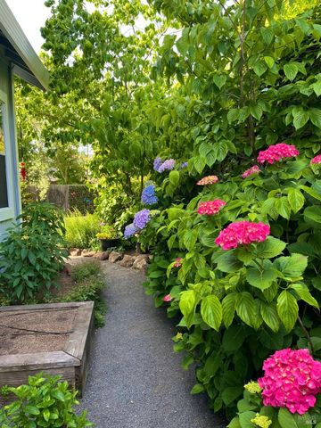 4604 Parktrail Ct, Santa Rosa, CA 95405