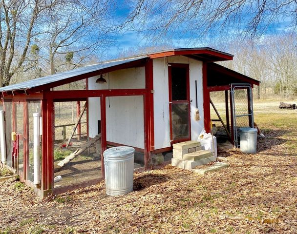 272 County Road 2062, Klondike, TX 75448