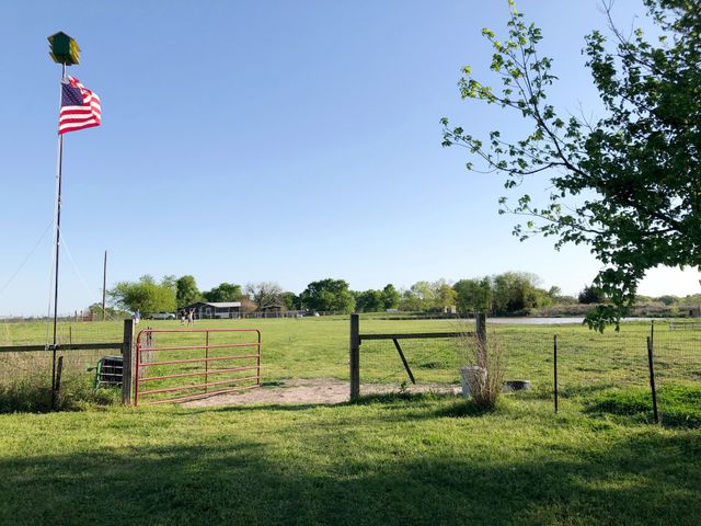272 County Road 2062, Klondike, TX 75448