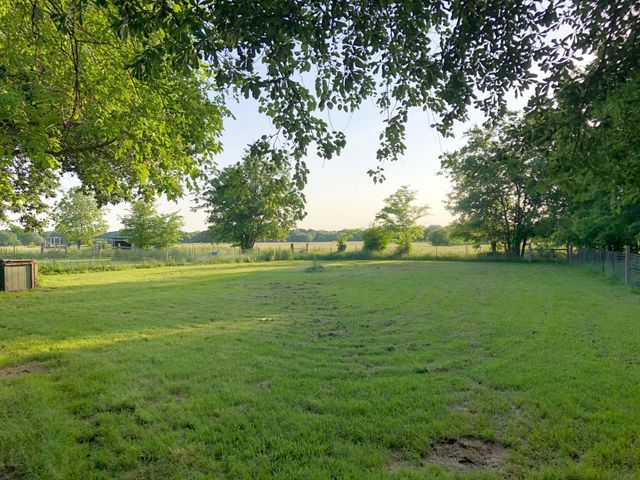 272 County Road 2062, Klondike, TX 75448
