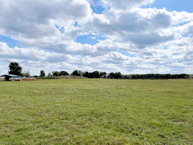 272 County Road 2062, Klondike, TX 75448