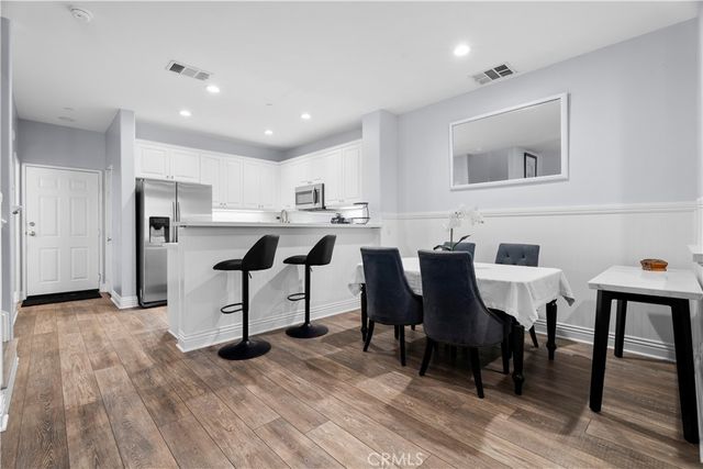 27249 Riverview Lane, Valencia, CA 91354