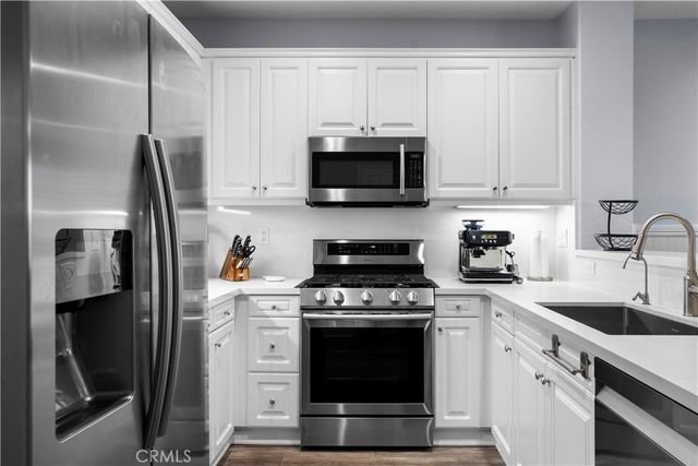 27249 Riverview Lane, Valencia, CA 91354