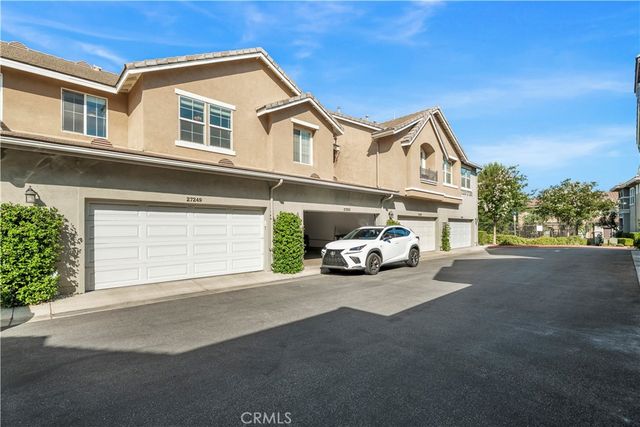 27249 Riverview Lane, Valencia, CA 91354