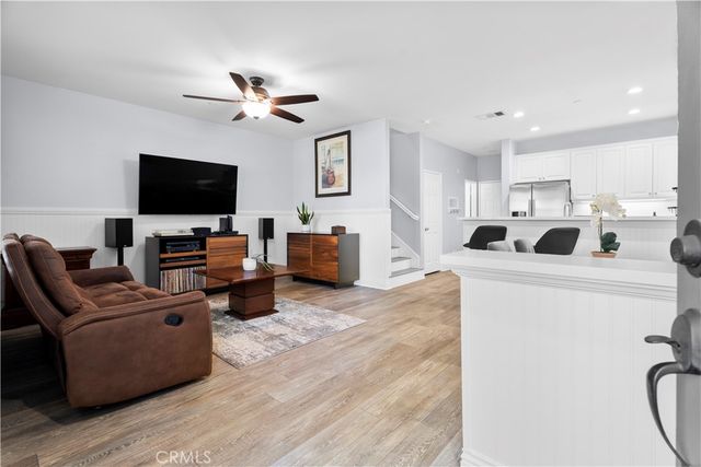 27249 Riverview Lane, Valencia, CA 91354