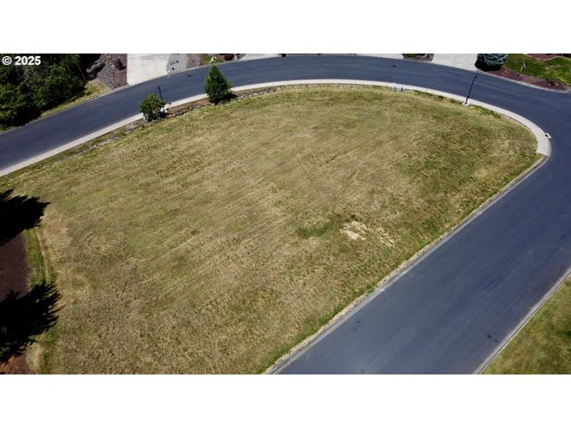 1 CENTER Ct, Longview, WA 98632