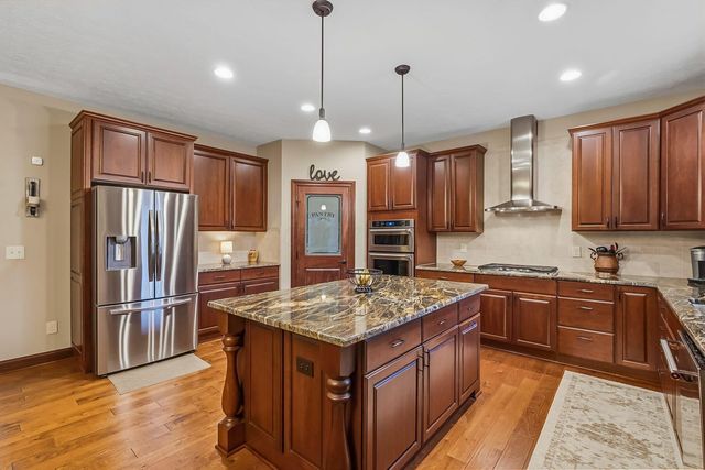 110 E Pawnee Drive, Powell, OH 43065