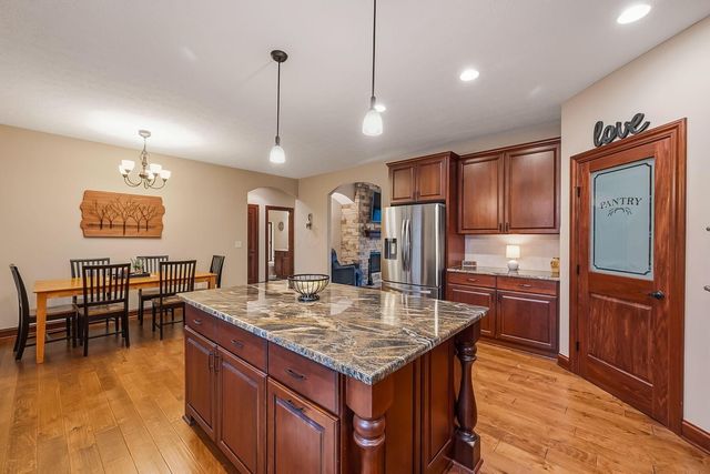 110 E Pawnee Drive, Powell, OH 43065