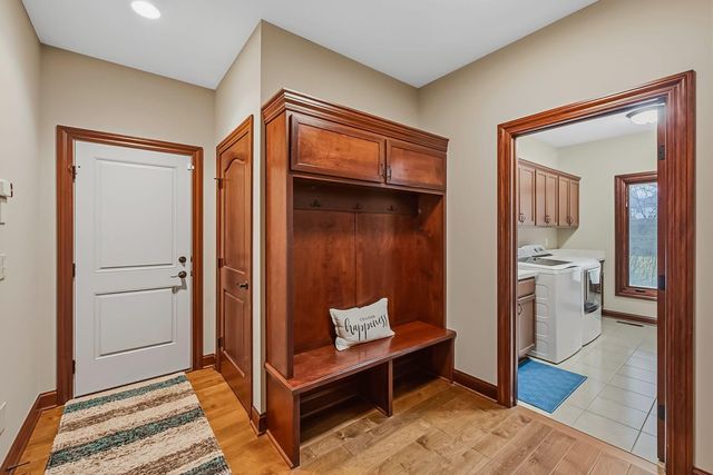 110 E Pawnee Drive, Powell, OH 43065