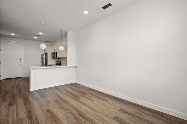 6324 N Lamar BLVD 424, Austin, TX 78752
