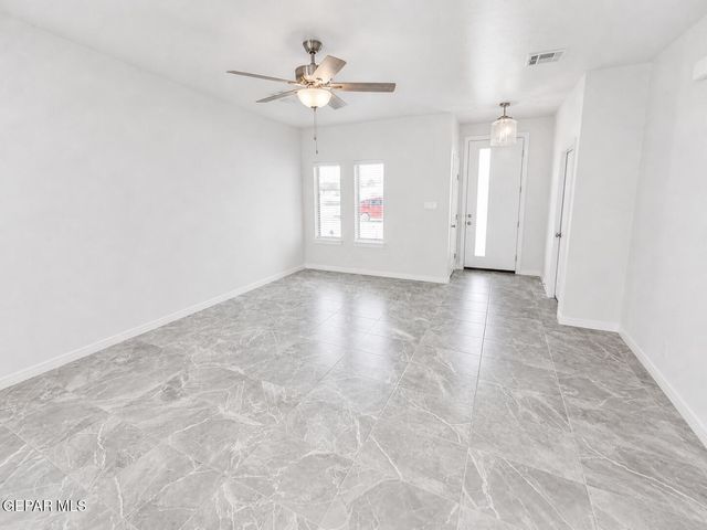 729 Paseo Del Agua Street, Horizon City, TX 79928