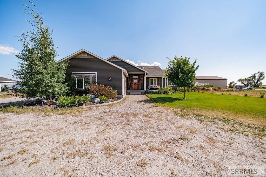 Image 1 of property listing at 573 E 1430 N, Shelley, ID 83274