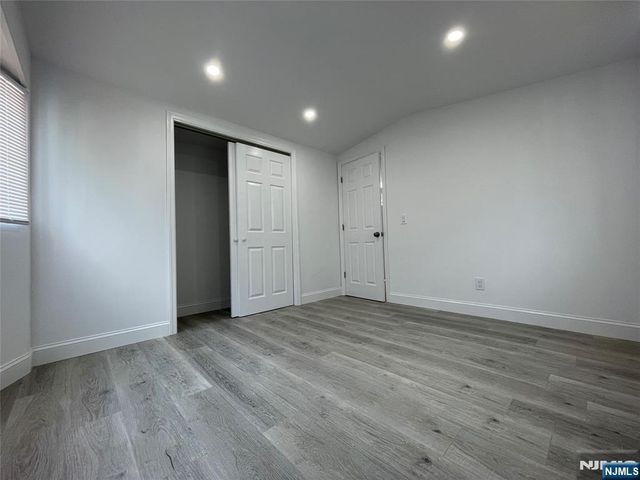 10 3rd Street, Wayne, NJ 07470