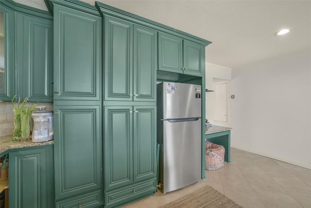 2333 Bering Drive 322, Houston, TX 77057