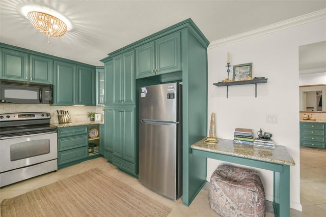 2333 Bering Drive 322, Houston, TX 77057