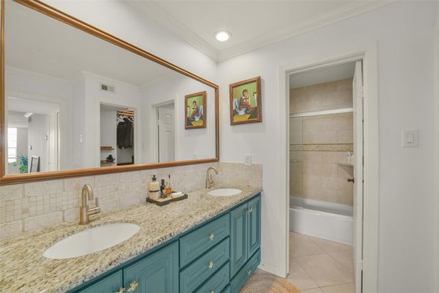 2333 Bering Drive 322, Houston, TX 77057