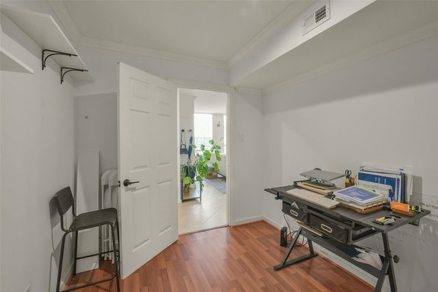 2333 Bering Drive 322, Houston, TX 77057