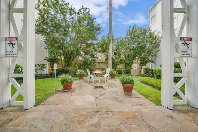 2333 Bering Drive 322, Houston, TX 77057