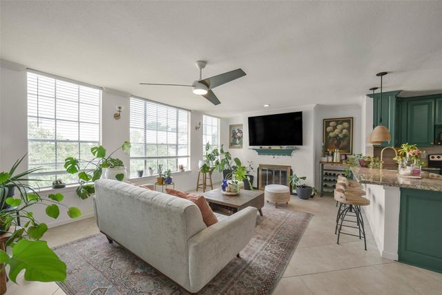 2333 Bering Drive 322, Houston, TX 77057