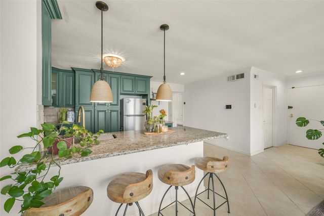 2333 Bering Drive 322, Houston, TX 77057