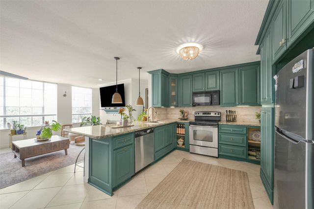 2333 Bering Drive 322, Houston, TX 77057