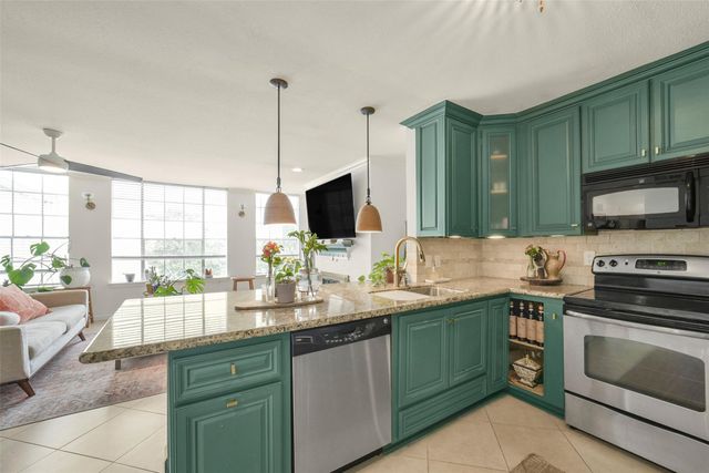 2333 Bering Drive 322, Houston, TX 77057