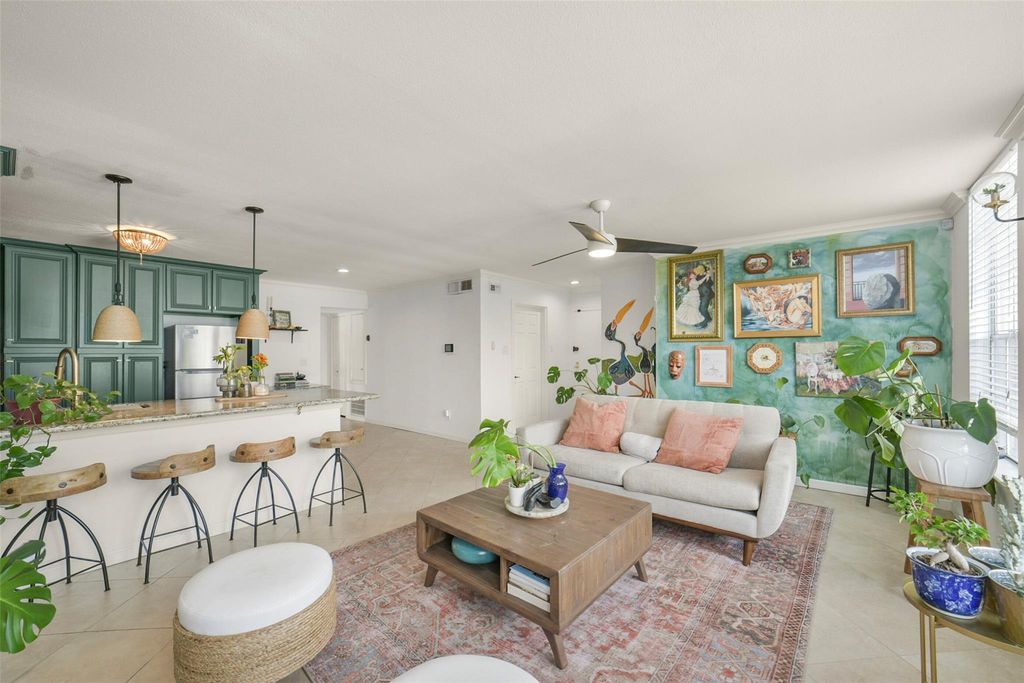 2333 Bering Drive 322, Houston, TX 77057