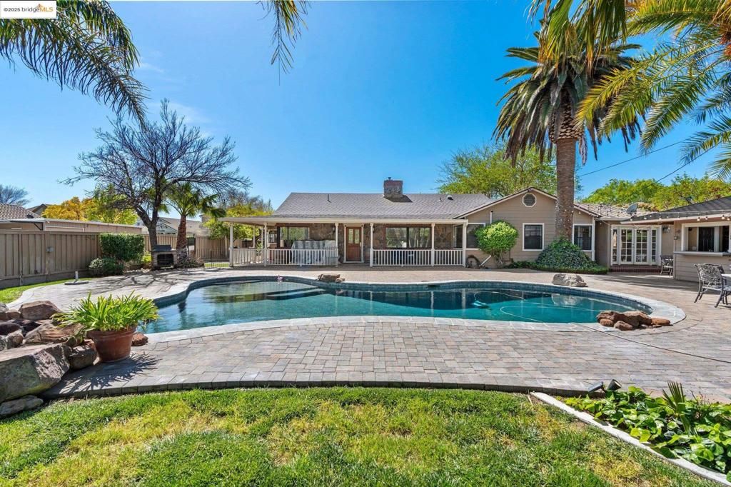 1924 Las Montanas Ct, Brentwood, CA 94513