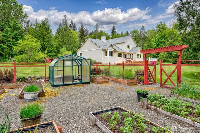 291 Fawn Meadow Road, Chimacum, WA 98325